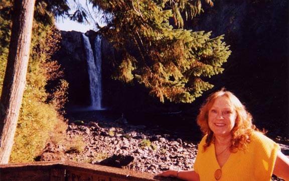 Jonna at Snoqualmie Falls, November 2002